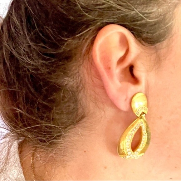 Avon Vintage Women’s Gold/Rhinestones Earrings & Bracelet Combo - Picture 7 of 7